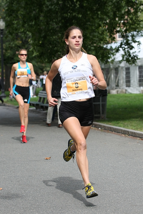 2010 Tufts 10K-034.JPG - 2010 Tufts 10K for women, October 11, Boston, MA.